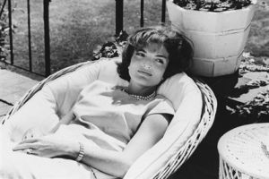 Jackie Bouvier Kennedy Onassis photos jacqueline kennedy - triple strand pearls.jpg